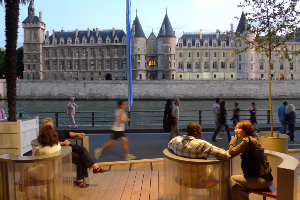 waterfront road in Paris transformed into pedestrian and lounging space